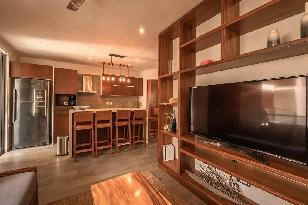 2Br, 2 Pools, Gym, 15Min From Beach Tulum Apartment