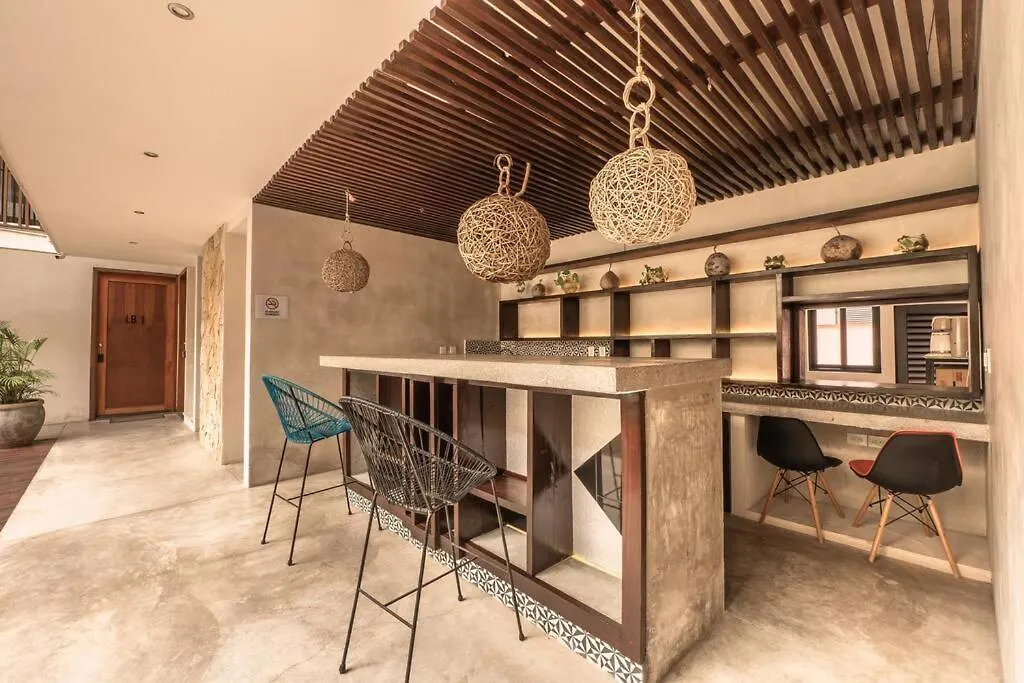 2Br, 2 Pools, Gym, 15Min From Beach location